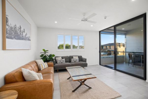 Rockpool 2 Sawtell Beach - Just steps to Restaurants and 2 min Stroll to Beach!, Sawtell